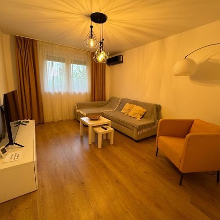 Alexander Cozy Apartment Free Private Parking Medias Bagian luar foto